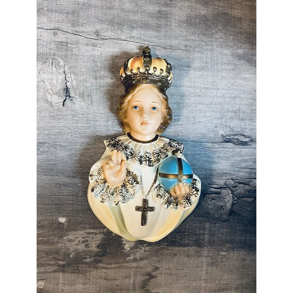 Vintage Infant Jesus of Prague Chalkware 9